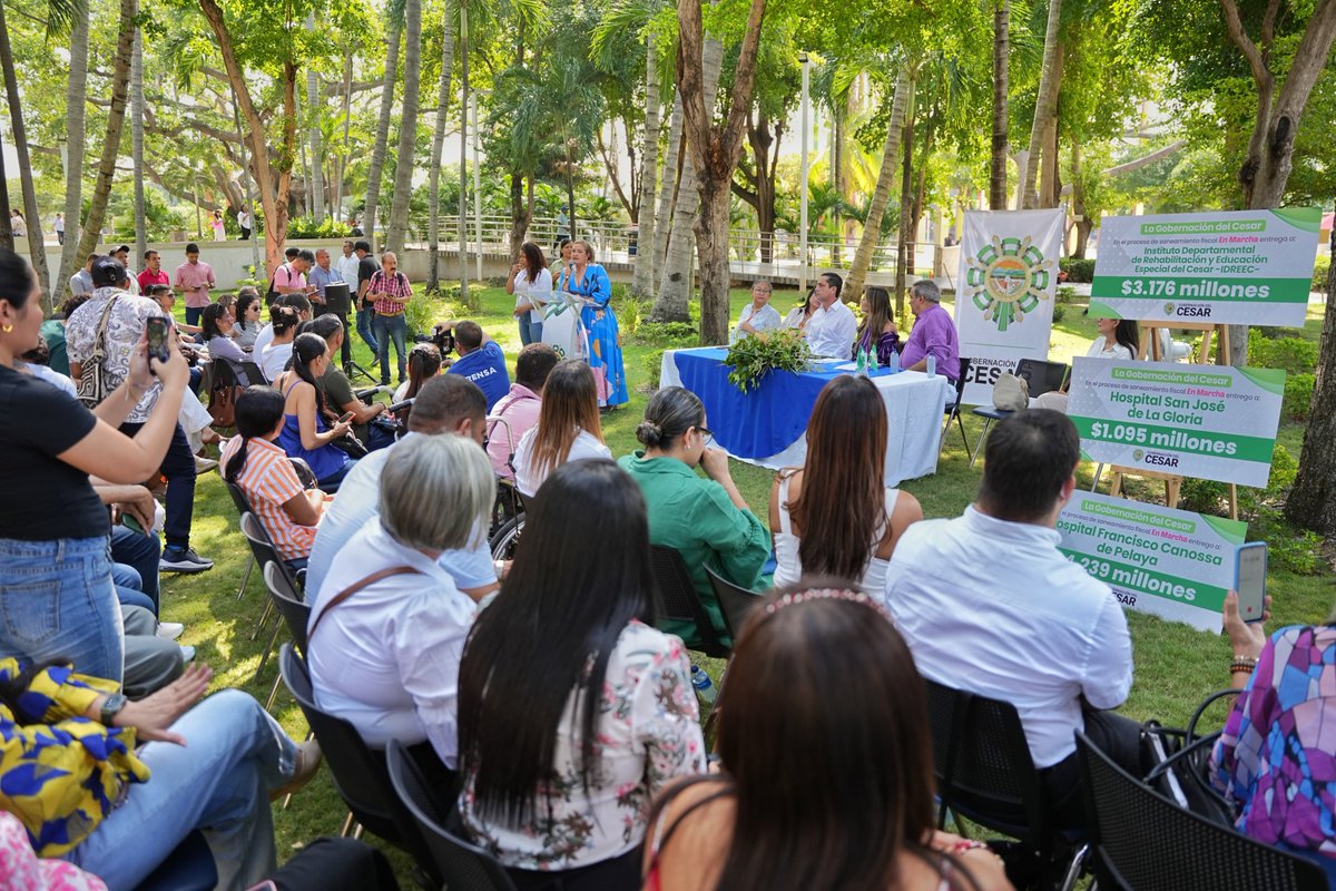 GobdelCesar's tweet photo. ¡La salud sigue En Marcha!

La gobernadora @elviamilenasd entregó hoy más recursos económicos a la red pública hospitalaria del Cesar: $3.176 millones al Idreec; $1.095 millones al Hospital San José, de La Gloria; y $4.239 millones al Hospital Francisco Canossa, de Pelaya. https://t.co/37aVXJOGIN