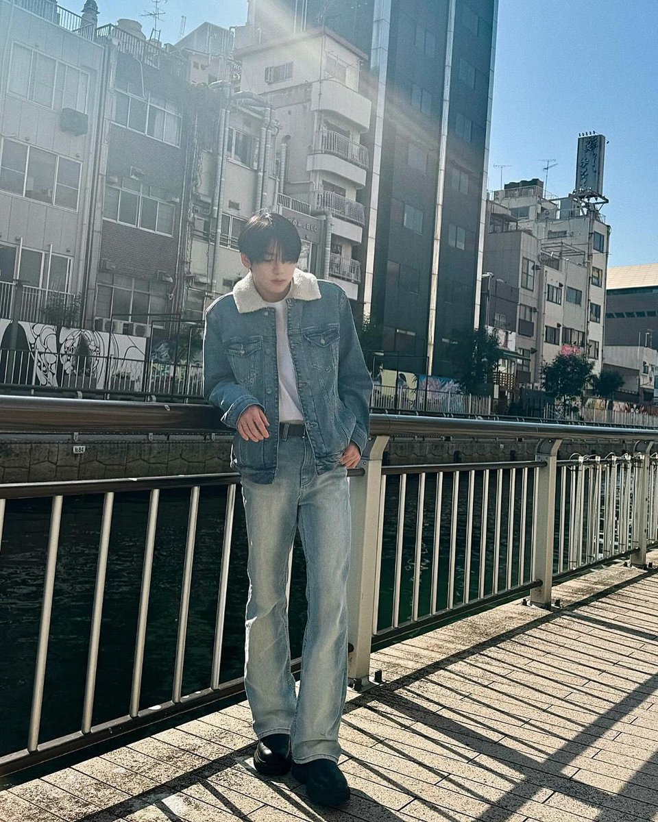 comma_yj's tweet photo. 240220 제로베이스원 인스타그램 #한유진 https://t.co/C8Can66T7d
