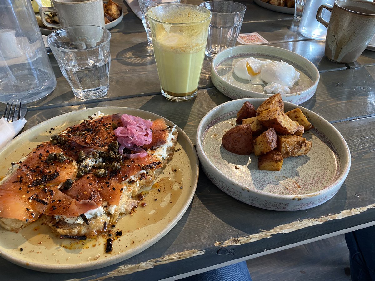 Went to a get-together at Almonak for brunch. Salmon Foccaccia and roasted potatoes. Relented for poached eggs.