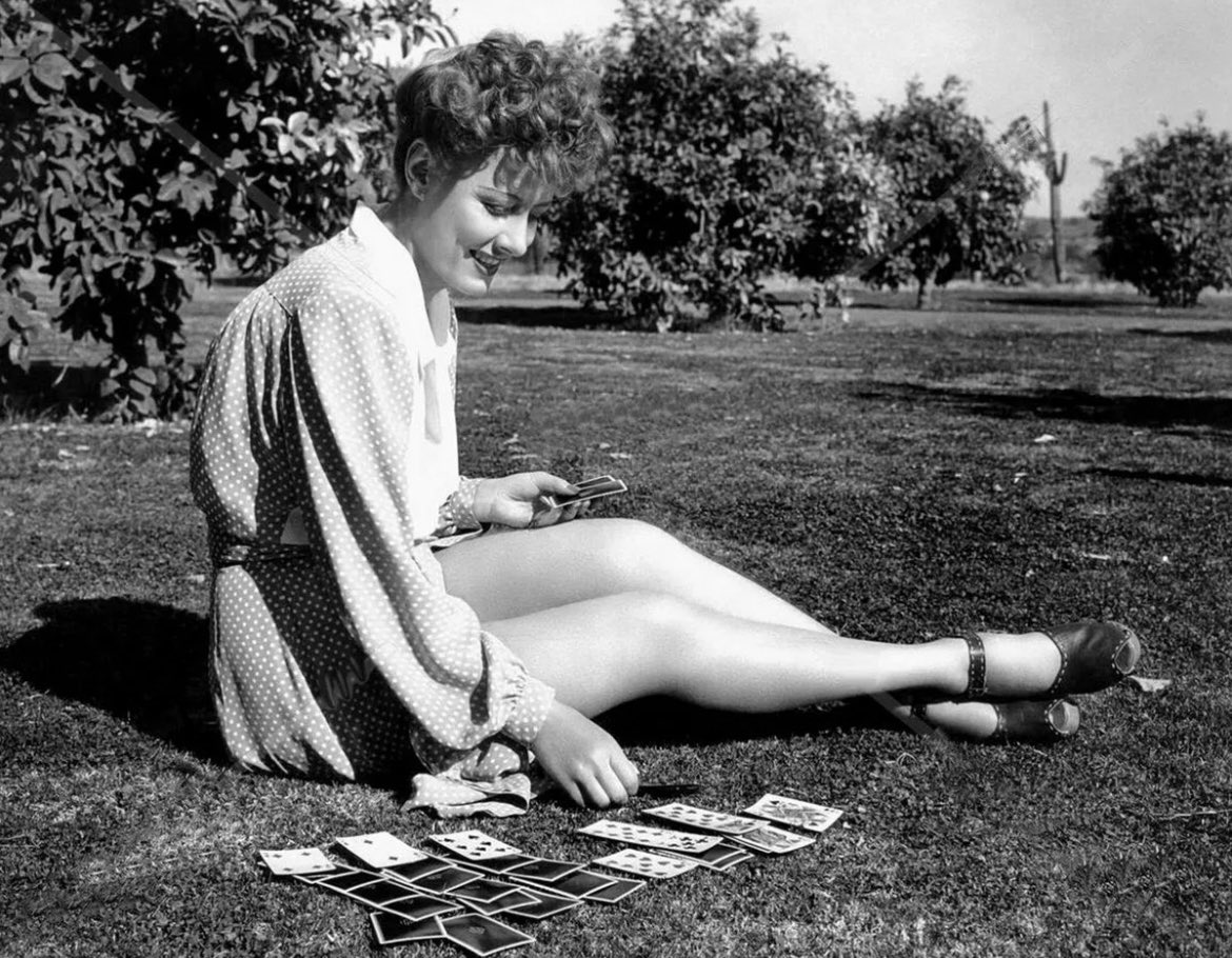 How rare is this? #IreneDunne’s legs