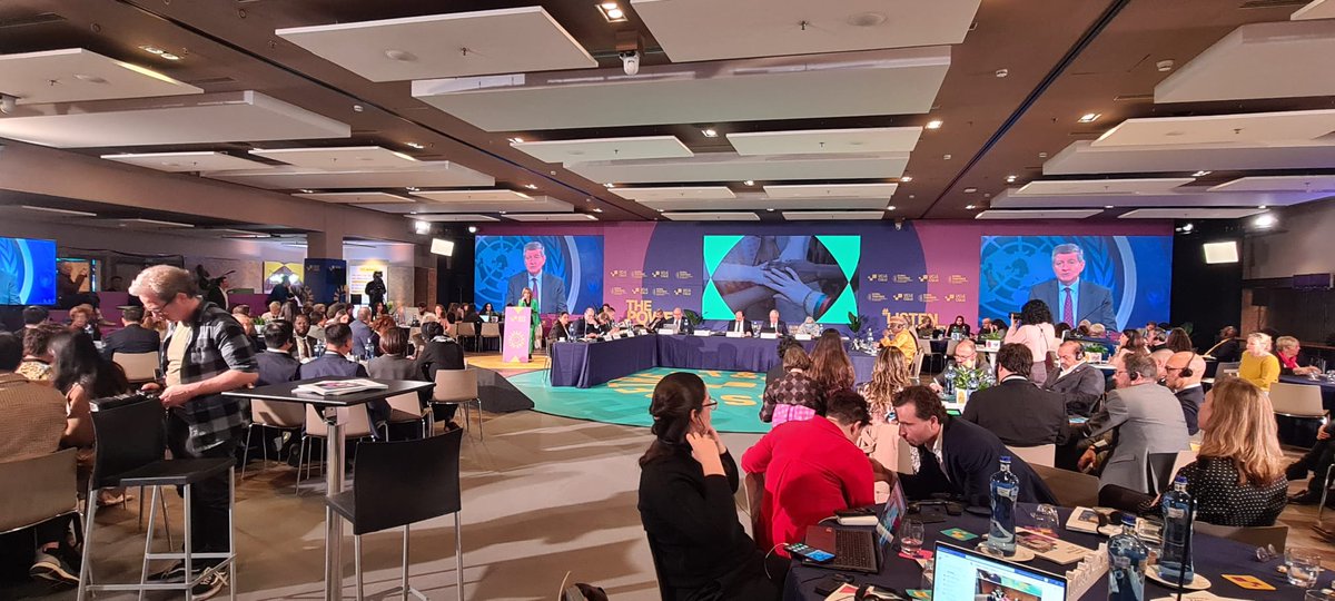 Council of European Municipalities and Regions tweet media