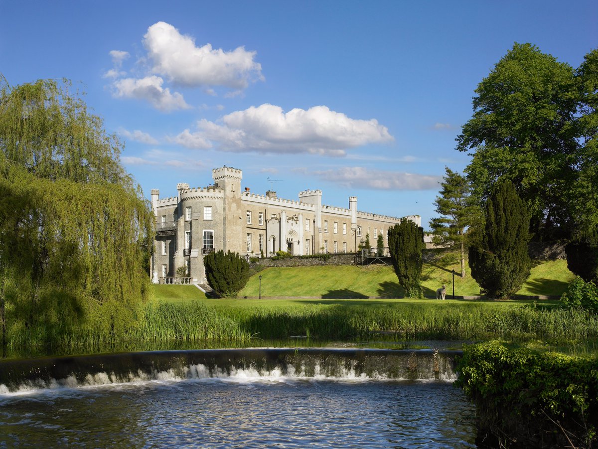 Discover the enchantment of Bellingham Castle! Nestled by the Cooley mountains, our 17th-century Irish Castle enchants with riverside gardens, a picturesque weir, and a manmade island. Your perfect blend of history and romance awaits! #BellinghamCastle #Louth #IrishCastle