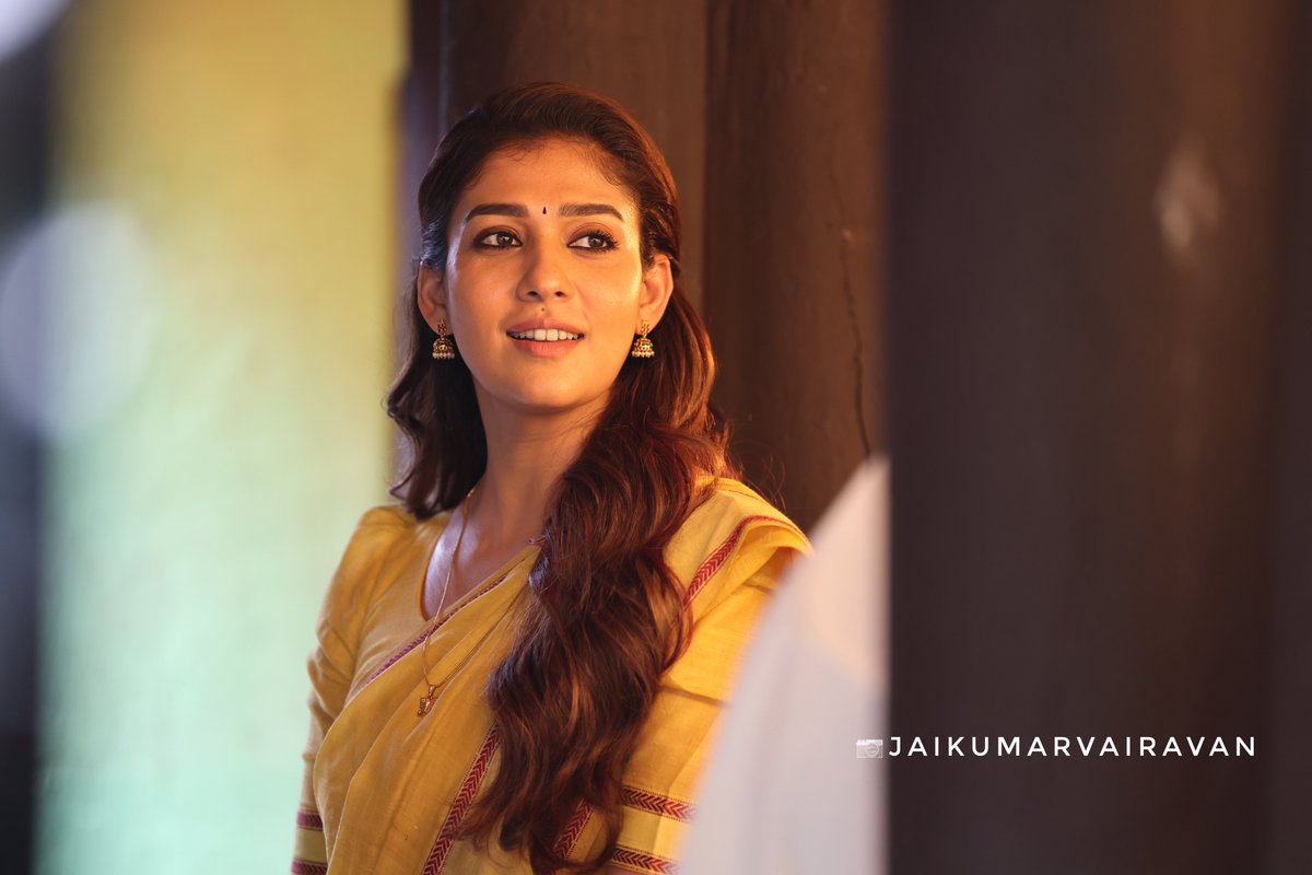remaerdkihtraK's tweet photo. #UllagaiVellapogiraal Video song out now. 

#Nayanthara @Actor_Jai @OviBhandarkar @NayantharaU @Nilesh_Krishnaa @tridentartsoffl @NaadSstudios https://t.co/yqonLPUVl0