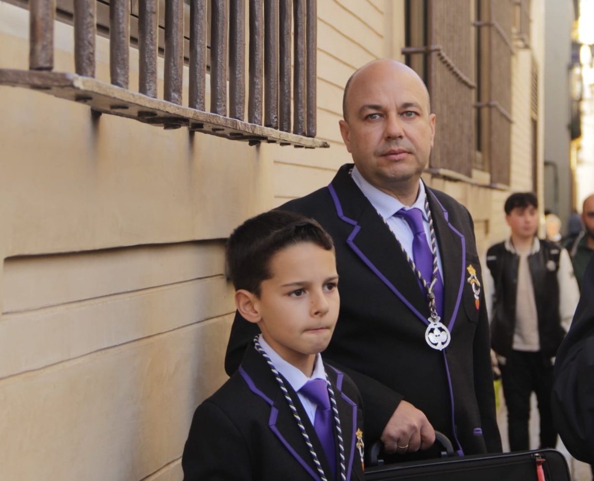 ElConsejoSev's tweet photo. 𝐂𝐫𝐢𝐬𝐭𝐨 𝐞𝐧𝐭𝐫𝐞 𝐧𝐨𝐬𝐨𝐭𝐫𝐨𝐬.

📸 @Alejandrocp99 
#ViaCrucisSevilla24 https://t.co/v4tDaZHAmS