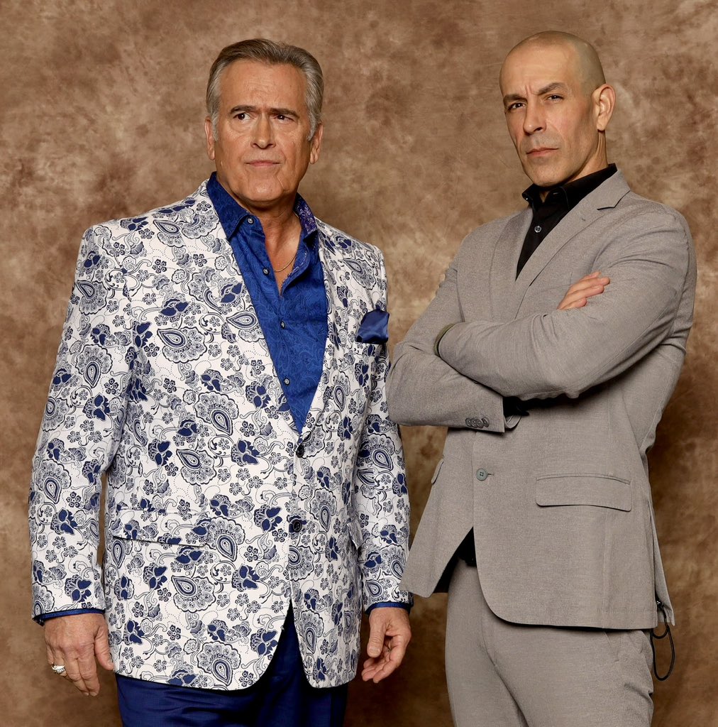 Thank you, Vancouver, Canada.🖖🏼 
<a href="/GroovyBruce/">Bruce Campbell</a> <a href="/MikeEstesStunts/">Mike Estes</a> @fanexpovan