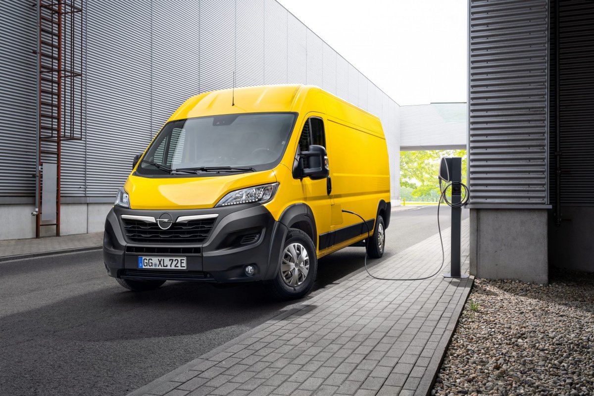 ¡Amplía tus horizontes comerciales con el #OpelMovano!

El vehículo comercial más grande de Opel, ofrece versatilidad con cuatro longitudes, tres alturas, motores diésel potentes y opción eléctrica. ¡Descúbrelo en FloresCar y haz crecer tu negocio! 🚚⚡️
