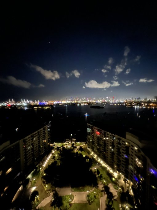 special delivery 📦 😉🙊 https://t.co/B8tavVMbQz<a href="/tag/venice"class="tags"><span>#venice</span></a>