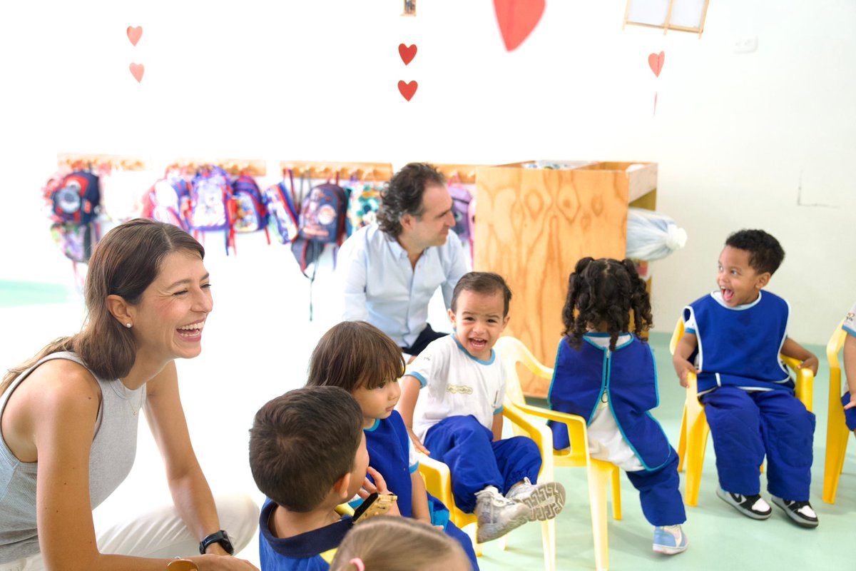 AlcaldiadeMed's tweet photo. Ahora tenemos más personas encargadas de pedagogía en Buen Comienzo, más personas cuidando menos niños. Eso es mucho mejor para el desarrollo de nuestra primera infancia. 🙌🏻👧🏼 https://t.co/7pic2hAsyp
