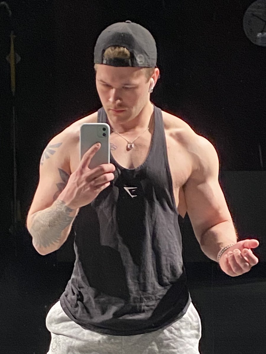 ZackingBall's tweet photo. this is what an all vegan diet can do for you 😘 https://t.co/bFPfWlG7yR
