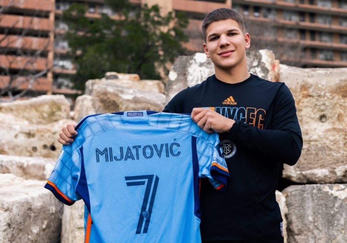 🔵🇷🇸 New York City FC sign talented Serbian striker Jovan Mijatovic from Red Star Belgrade. 

One more for City Group as MLS side invest €10m fee plus 15% sell-on clause for Mijatovic, signing 4 year contract.
