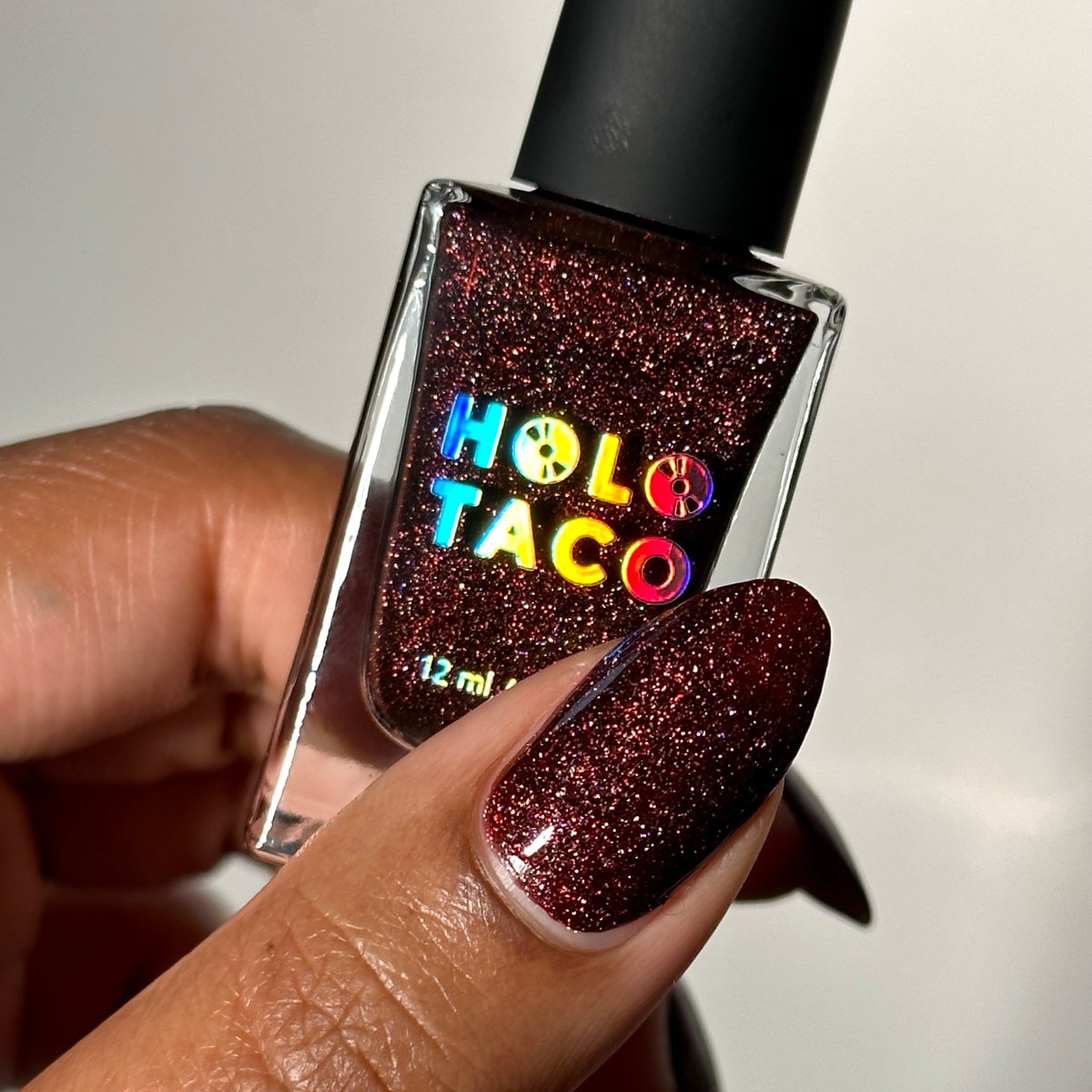 holotaco's tweet image. Paint your nails... Orbite Me 🦷💔 this shade is giving space vampire 🧛🥀 
📸:
1️⃣- aanchysnails
2️⃣- melanated.mani
3️⃣- @N_P_society
4️⃣- the_polished_life
#holotaco #ineedspace #orbiteme #holotacoineedspace 💿🌮