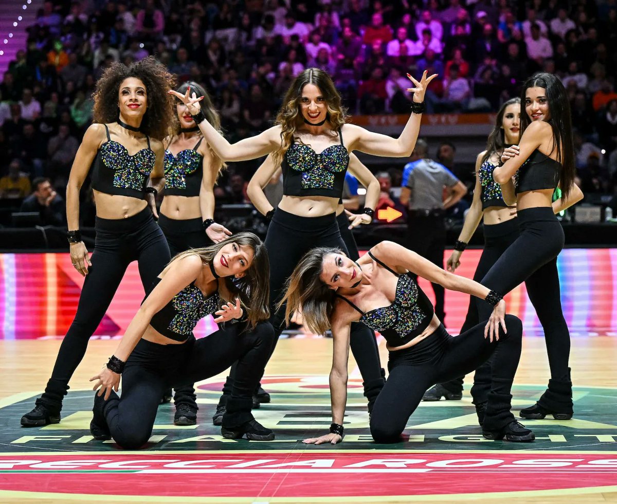 💃 La #RocaTeam représentée avec brio au Final Eight de <a href="/LegaBasketA/">Lega Basket Serie A</a>, avec deux jours de performance de ses <a href="/Roca_Girls/">Roca Girls</a> devant 12 000 spectateurs ! 🇲🇨🌟

#RocaTeam #DagheMunegu