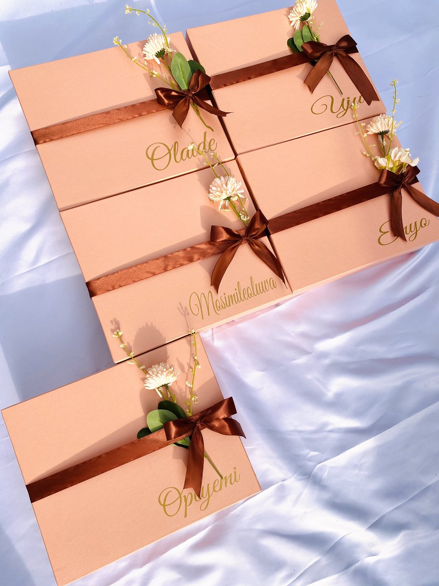 lammso__'s tweet photo. Peach perfect bridesmaids boxes🧡 from last week @hugsnboxes__ https://t.co/A6Ajwl11rZ