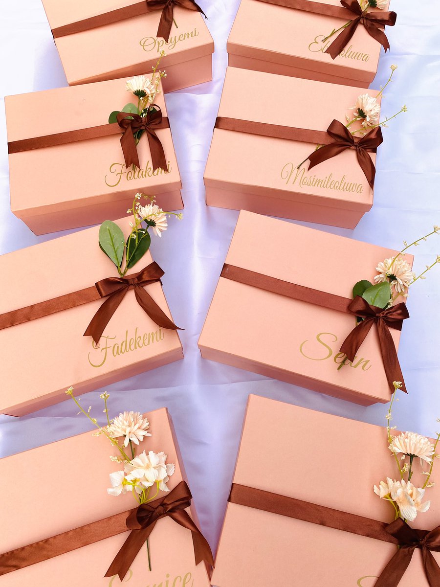 lammso__'s tweet photo. Peach perfect bridesmaids boxes🧡 from last week @hugsnboxes__ https://t.co/A6Ajwl11rZ