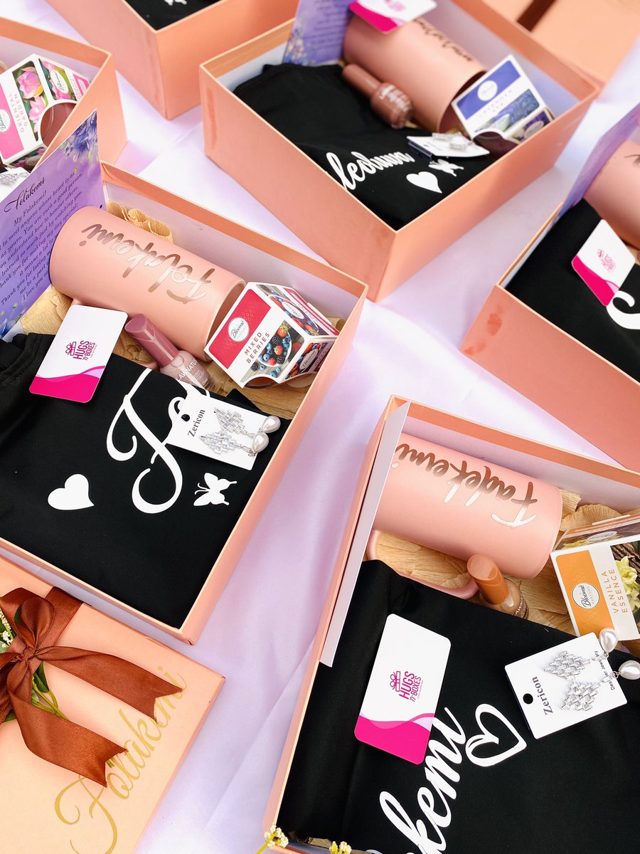 lammso__'s tweet photo. Peach perfect bridesmaids boxes🧡 from last week @hugsnboxes__ https://t.co/A6Ajwl11rZ