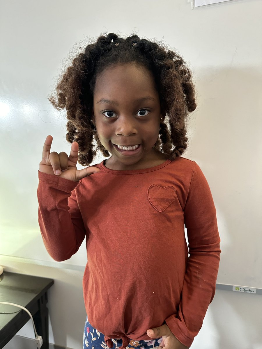 Ms. Farrell tweet media