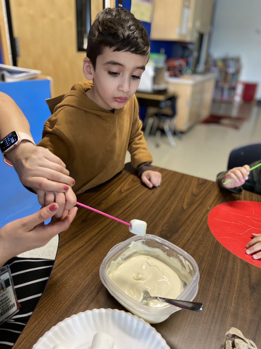 Peanut25's tweet photo. ALE had fun making sweet treats on FUN FRIDAY🎉❤️@NISDMoraES https://t.co/h6PfTRyMDS