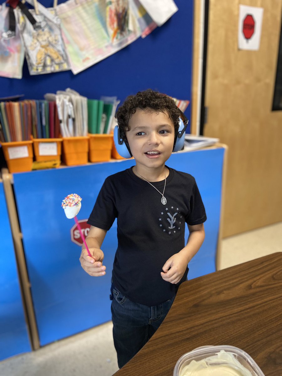 Peanut25's tweet photo. ALE had fun making sweet treats on FUN FRIDAY🎉❤️@NISDMoraES https://t.co/h6PfTRyMDS