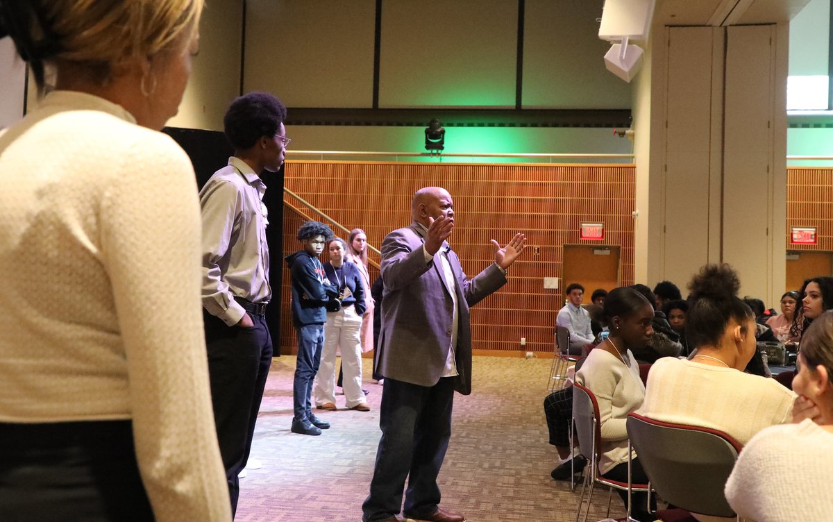 LockHavenUniv's tweet photo. “I decided to surround myself with people who will hold me accountable. Excuses were not acceptable, and I’m blessed because of this.” — Marvin Worthy, Founder &amp; CEO, Worthy Consulting and Training 👔👠 #Sankofa #ProfessionalU #BlackHistoryMonth  

📸➡️ https://t.co/pVwgJhgDsa https://t.co/lHLeDFJawK