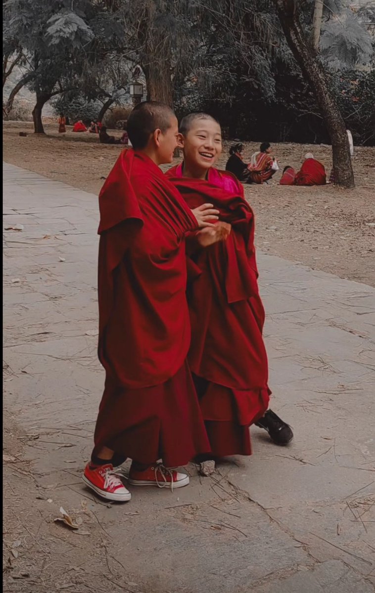 BirthareNeelam's tweet photo. #beautiful #Bhutan #monk 
Reflecting Happiness 🤍 https://t.co/Hg1fBeDaG0