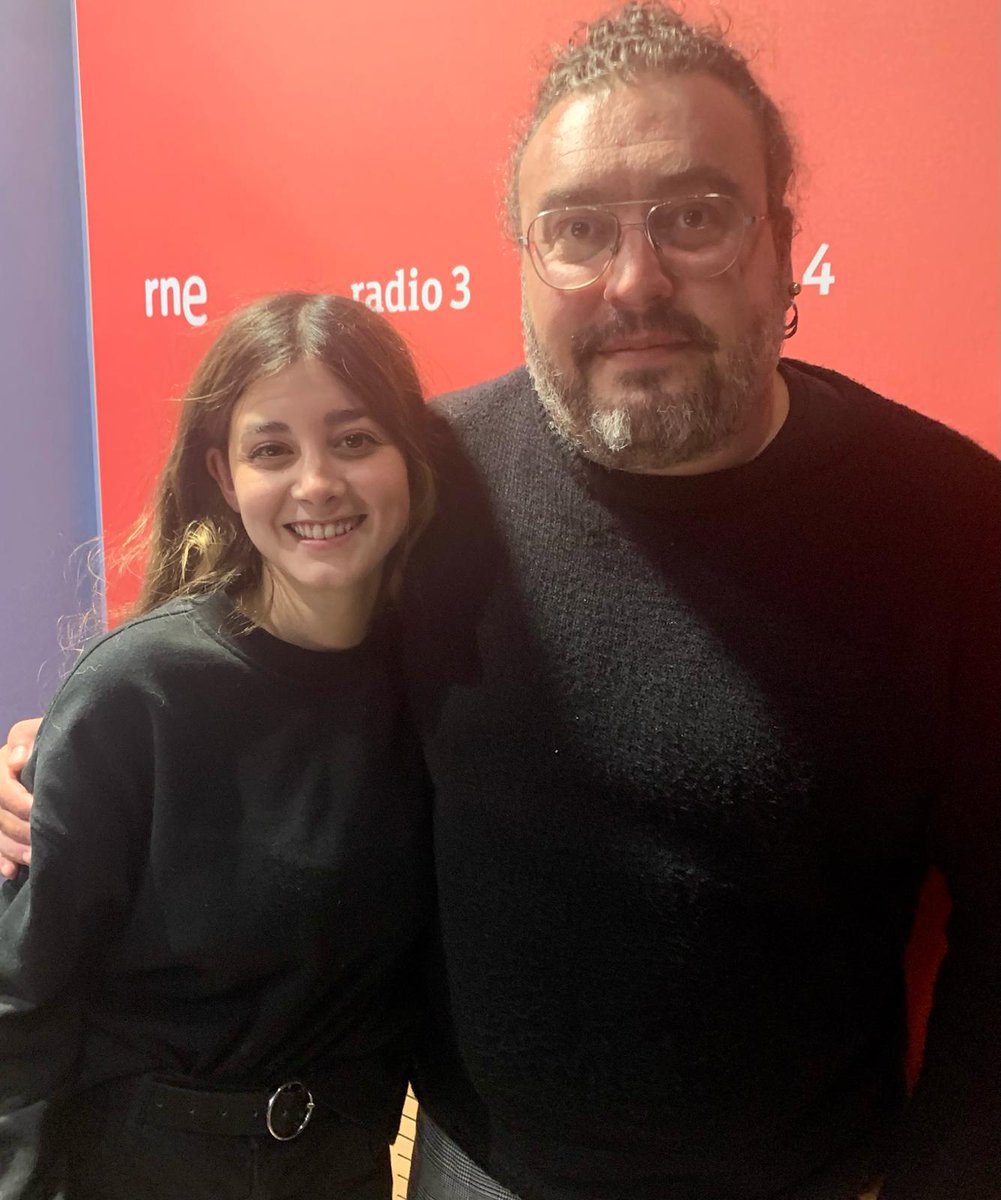 MetropoliRadio4's tweet photo. 🎶 #CabalMusical és un projecte social que fomenta l’impuls de jove talent musical a la Franja del Besòs ❗️
🗣️ Sofia Soto 'Sophway' (artista) i Àlex Serra
🔊Recupera l'#𝔼ℕ𝕋ℝ𝔼𝕍𝕀𝕊𝕋𝔸
🔗 #PodCast 👉 https://t.co/48zc7nCUux
🎼 Els divendres, secció de @tallerdemusics ! https://t.co/u5aWmQauLZ