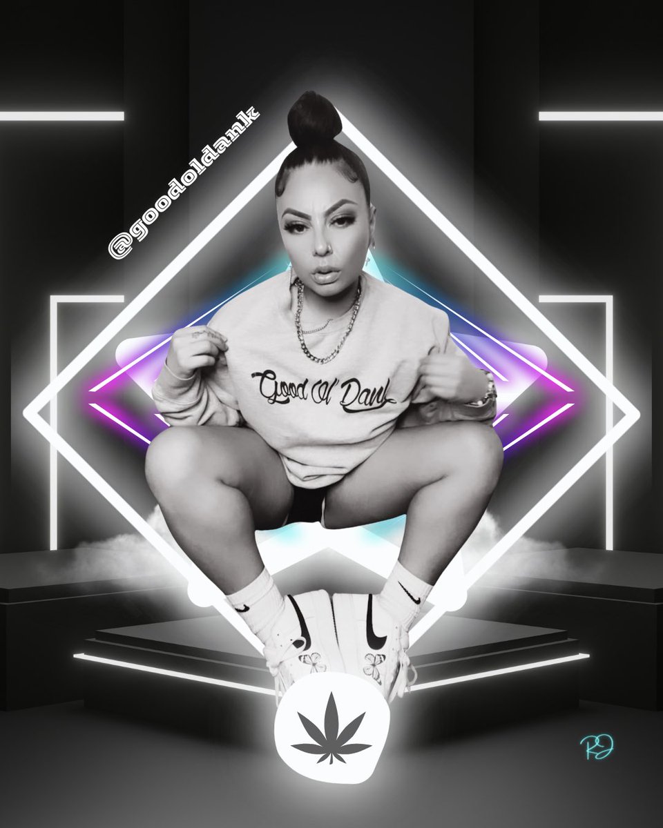 rhondajan3life's tweet photo. @GoodOlDank
Art by me #rhondajane #rhondajaneart #cannabaedesignstudio https://t.co/1bDvtvoT0A