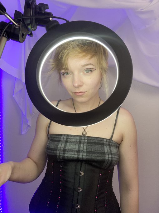 🖤🖤🖤 https://t.co/NUDR39E00L