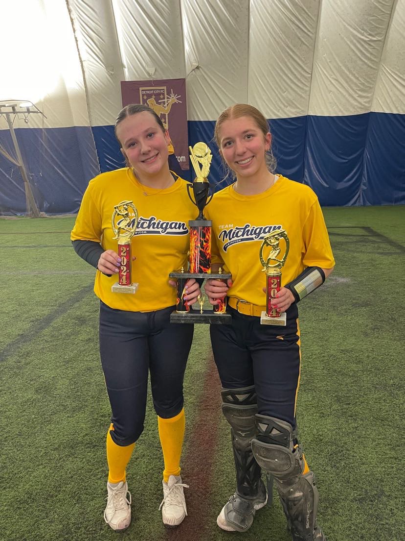 HohneMaddie26's tweet photo. Came out on top this weekend. So proud of this team and the way we all played together . Can’t wait til summer ball.#ALLIN @TeamMI2008 @NCSACoachDaily @EVanderVlucht @ShoMcDonald @beckyhilgert @CoachA_A_Ron @McCallSalmon https://t.co/sAUk1sJj6q