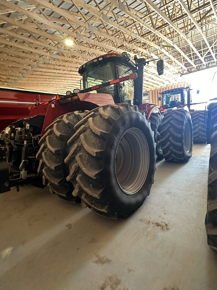 howe_grant235's tweet photo. For sale 19 , 420 Steiger 
505 hrs  
If 710/70r42 firestones  duals 
5 remotes 
3pt hitch 
Pto 
Front weight ballast 
Rtk gps 
Pro700 
Luxury leather cab
Premium LED lighting 360 degree 
40gpm hydraulic pump  
Message for any information or questions 
 $563,750 CAD https://t.co/WB76xV3sjJ
