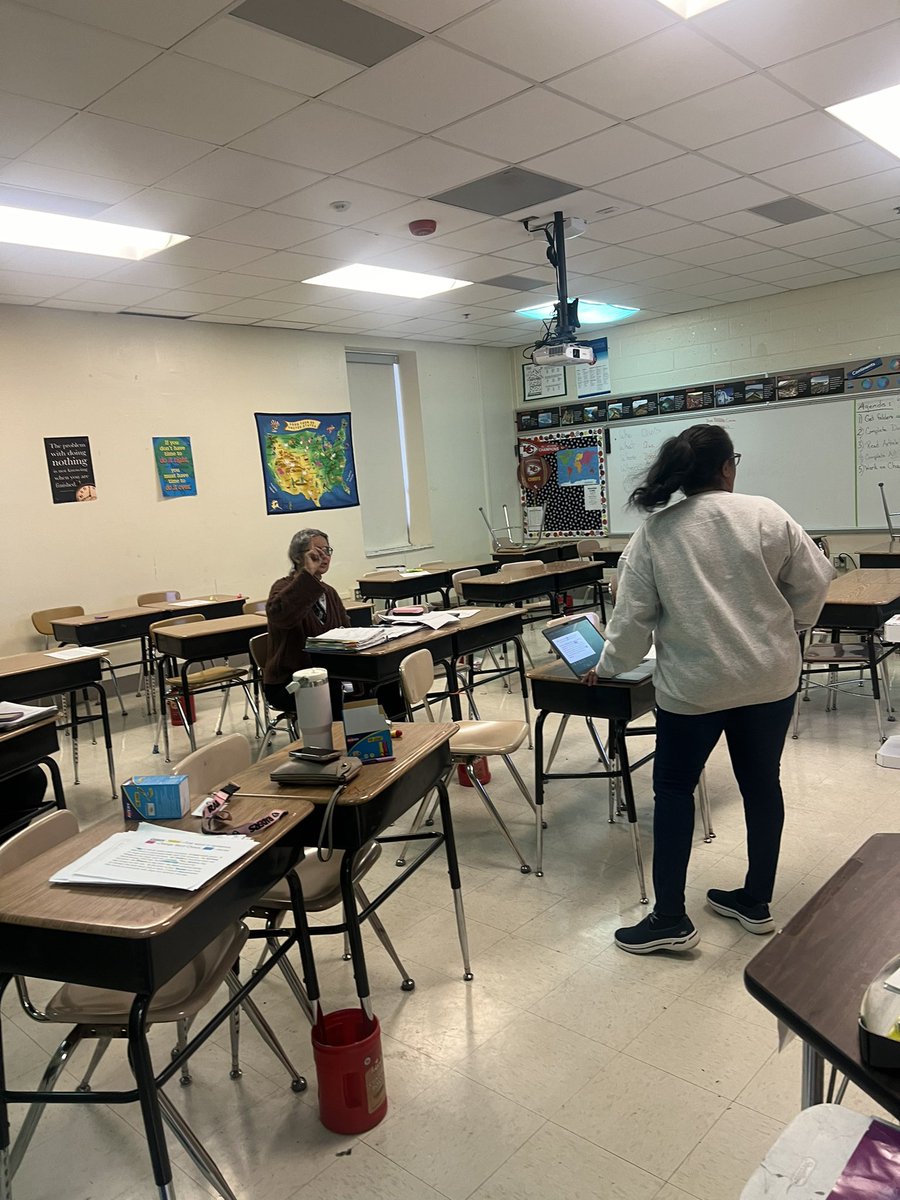 AMSLiteracy's tweet photo. Our ELA teachers ( Ms. Calderon, Ms. Ruffin, Mrs. Schultz, and Dr. Knuckles) did a great job sharing engaging strategies to support Intellectual Work with our faculty and staff today. @AMSLiteracy @AntiochMSBears https://t.co/UXBmRrf0RV