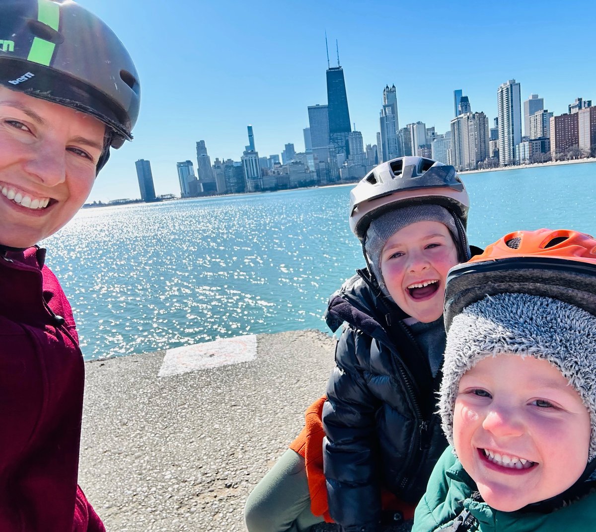 Sunshine and lakeshore biking before a string of fantastic orchestra engagements with @UtahSymphony, @PhoenixSymphony, and @chicagosymphony – including two world premieres in Chicago. Charged and ready to go!