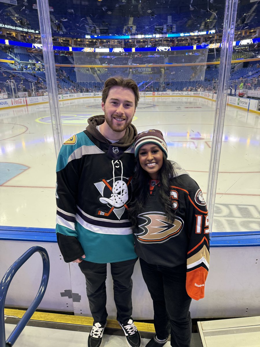 AnaheimDucks's tweet photo. Our fan support in Buffalo is 💪💪

#FlyTogether https://t.co/0zAeCtyhqV