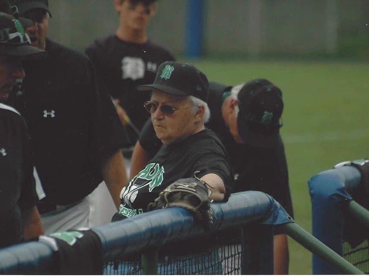 ChrisWess01's tweet photo. Good luck to all trying out for @BadinBaseball today!
Eager to see Rams playing ball again!
#AngelOnTheDugout #Baseballsally #BaseballChristy https://t.co/iwArf3xyB7