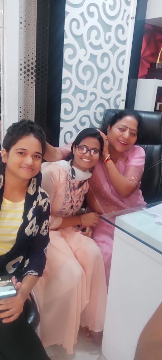 मेंहनती बेटियों को रोजगार देने के लिए धन्यवाद् भाजपा सरकार ❤🙏🏻 <a href="/DrMohanYadav51/">Dr Mohan Yadav</a>
<a href="/MPTakOfficial/">MP Tak</a>
<a href="/DainikBhaskarMP/">Dainik Bhaskar MP</a>
<a href="/BJP4MP/">BJP Madhya Pradesh</a>
<a href="/News18MP/">News18 MadhyaPradesh</a>
<a href="/CMMadhyaPradesh/">Chief Minister, MP</a>
 #युवाओं_के_साथ_मोहन_सरकार