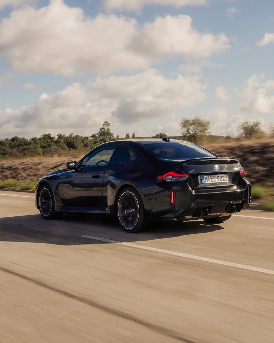 BMW_UK's tweet image. Sleek. Powerful. Timeless. 

The BMW M2 in Black Sapphire metallic is the epitome of sophistication with an edge.

#BMWUK #BMW #THEM2 #BMWM2 #BMWM