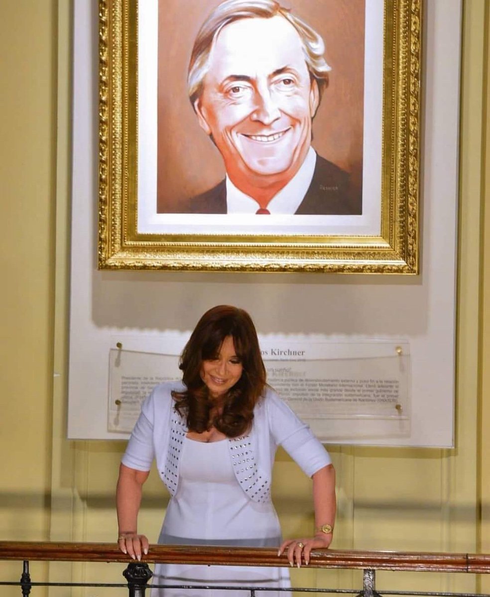 Feliz cumple <a href="/CFKArgentina/">Cristina Kirchner</a> siempre del mismo lado,porque no pasaran a la historia aquellos que especulen sino los que más se la jueguen !! Y Ud ya esta en la historia de nuestro país y del mundo. Se la quiere ♡♡♡
