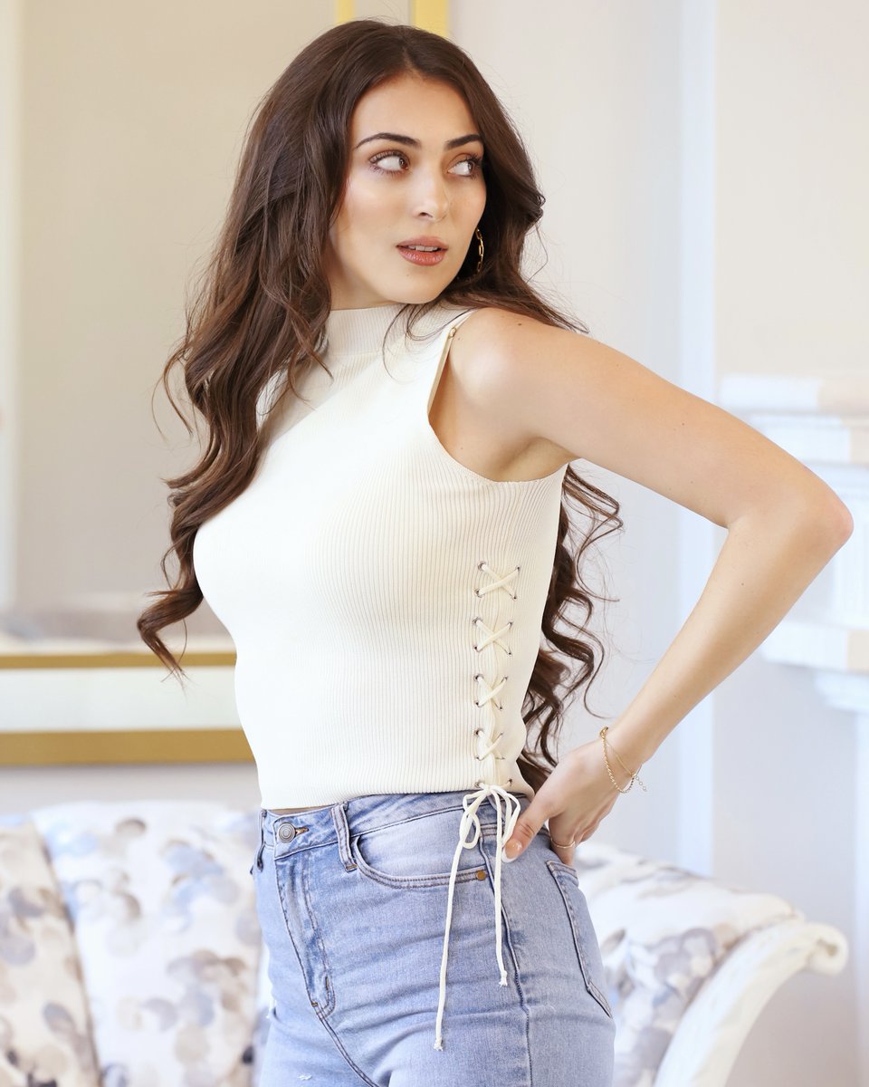 avenuedeschamps's tweet photo. meet your new favorite tank 🤍

#ribbedtank #springessentials #ootd #fashioninspo #boutique #outfitoftheday https://t.co/Mds2qdH2bq