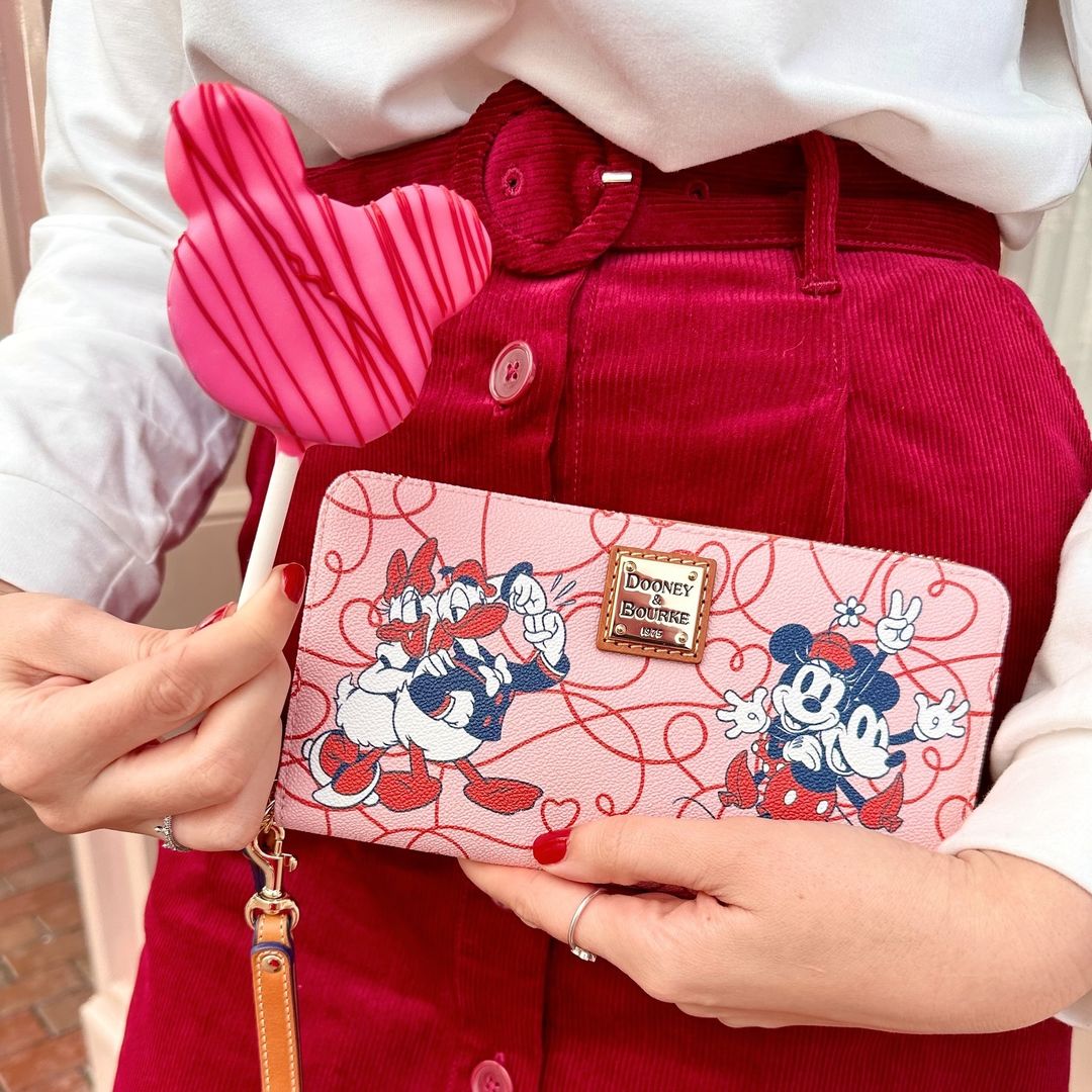 When the style is as sweet as the styling @lysaroma l8r.it/AqsJ #disneystyle #disneyoutfit #disneyaddict