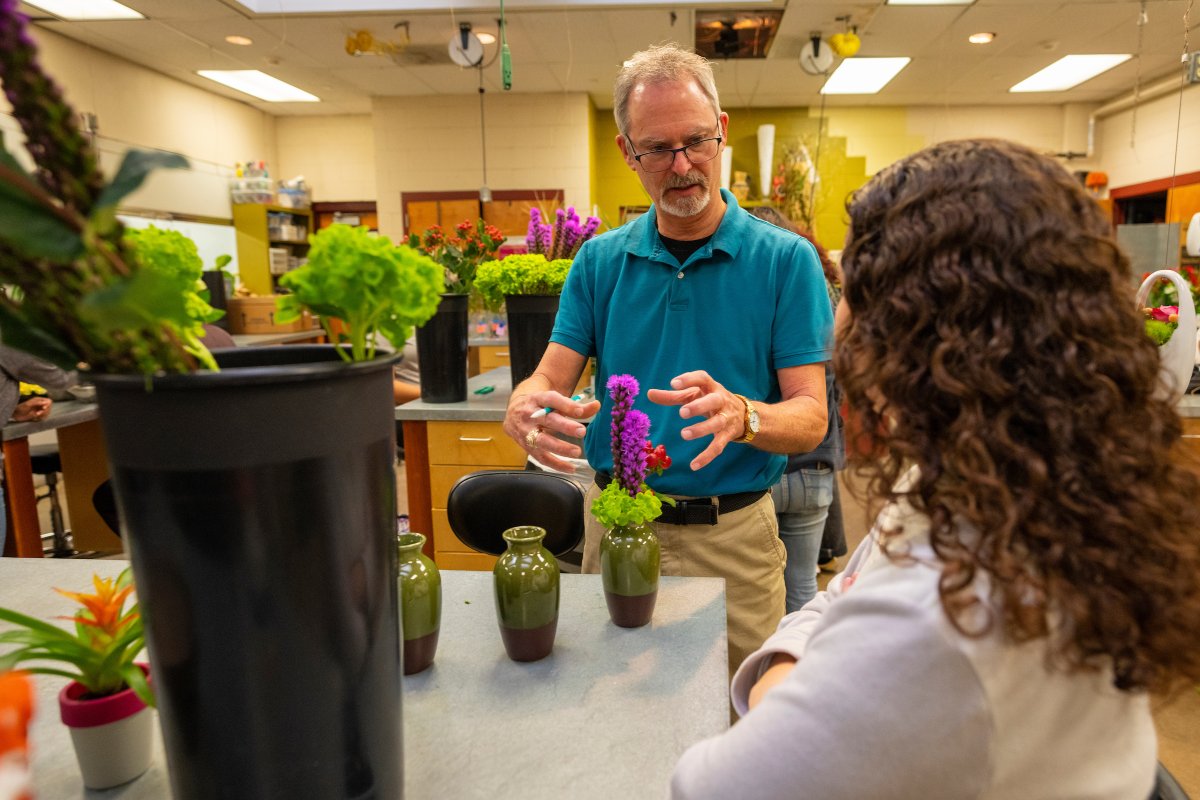 Join our PhD in Horticulture program and become a leader in researching nutritious foods and sustainable environments. Gain advanced scientific knowledge in genetics, physiology, and production of horticultural products. Learn more at the link!👇 

hortsciences.tamu.edu/phd-horticultu…