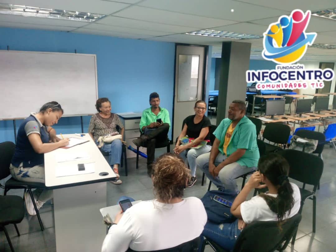 Seguimos desde nuestros Infocentros debatiendo los aportes en las asambleas de las 7T, apostando la construcción de un plan de la patria 2030 con el consenso de todos .<a href="/BrigadasCHCH/">Brigadas comunicacionales Hugo Chávez</a> <a href="/Carmen_Vzl/">Lcda.Carmen Orellana</a> <a href="/LuisinfoVe/">Luis la Rosa📱💻🇻🇪</a> <a href="/Infobolivar3/">Infobolivar</a> <a href="/Gabrielasjr/">Gabriela Jiménez</a>