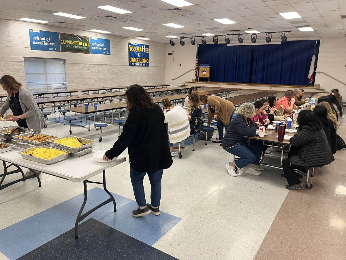 JLPioneers's tweet photo. Thank you Diamondback Energy and Ashley Colquitt for feeding our staff breakfast prior to today’s professional learning.  We appreciate all that you do for our staff and students! https://t.co/gNg4BuwfNV