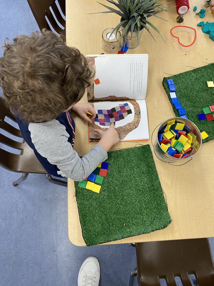 MsDunlopTeaches's tweet photo. Pezzettino lives in a world where everyone is big &amp; does daring &amp; wonderful things. But he is small, just a "little piece" who belongs to no one but himself! What a joy it is when he realizes he is truly special! Students loved making their own Pezzettino!🧩 @EY_uwindsor @WECDSB https://t.co/BweqYR3Dl6