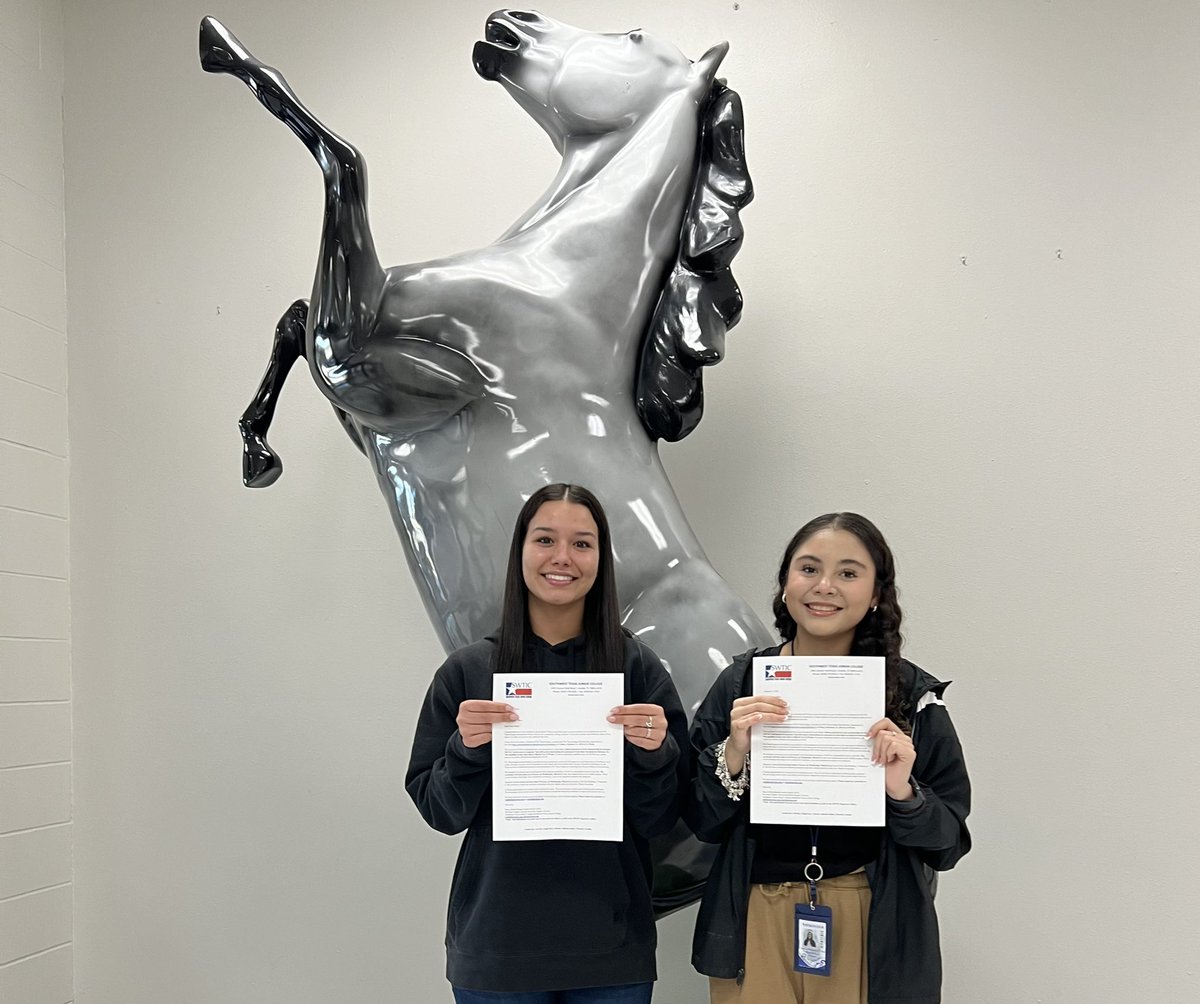 Congratulations to Brianna Rizo & Genesis Hernandez on their nomination to @PHITHETAKAPPA @SWTJC @Natalia_High #GoMustangs