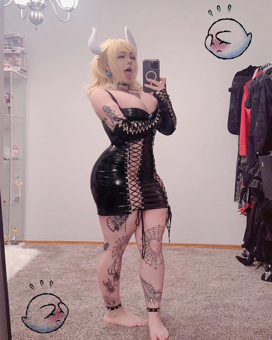 4&rsquo;11 and ready to steal your girl 🖤 https://t.co/vf9AvlKsdA