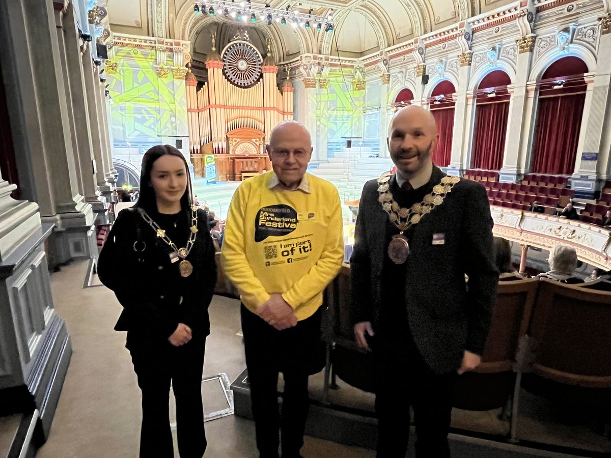 MRS SUNDERLAND FESTIVAL OF PERFORMING ARTS 

Delighted to be at Huddersfield Town Hall for the Mrs. Sunderland Festival Dance Showcase!

A varied selection of dance styles performed by local based dancers.