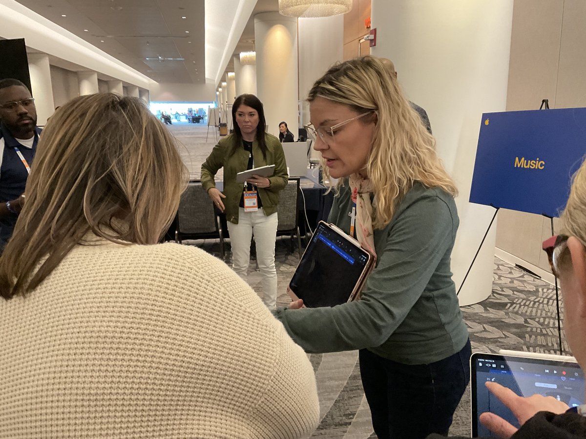 mattjfullertech's tweet image. Playgrounds are back at #IDEAcon24 led by #AppleDistinguishedEducators! Check them out in the Utopia hallway &amp;amp; learn about #Photos, #GarageBand, #iMovie, &amp;amp; more! @AppleEDU #AppleEDU