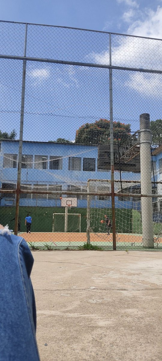 studyribeiroo's tweet image. que dia... caótico.

primeiro dia de aula foi o de sempre, nada novo sob o sol