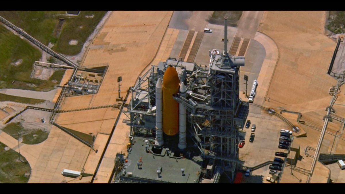 dskiuk2's tweet image. Yeah, or course the insulating foam is light .... but the shuttle was already travelling Mach 2+, so anything light would make a BIG MESS, as history unfortunately proved. (hash tags fixed).. #SpaceShuttle #Columbia #SpaceShuttleColumbia #BBC2 #BBCTwo