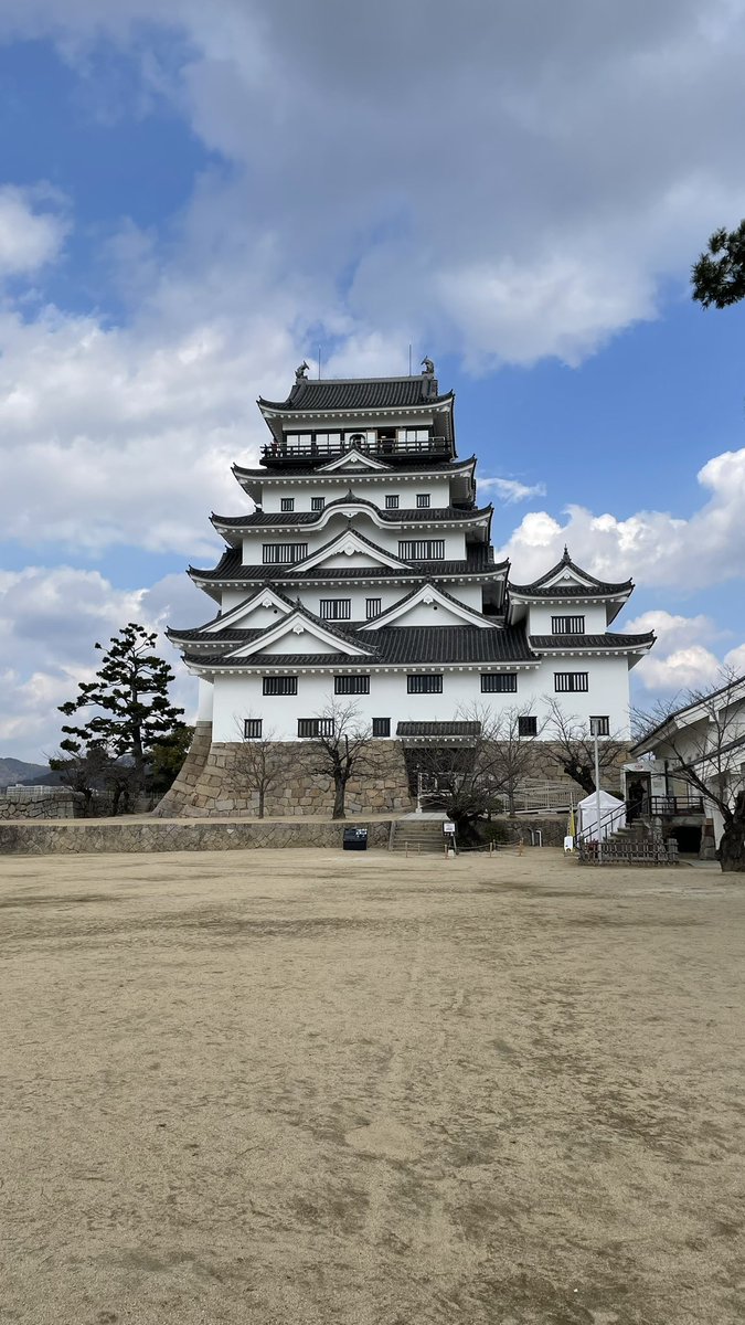 ShiroTourer's tweet photo. 福山城
天守北側の鉄板張りのアイデアはスゴいな
堂々とした城構えに好感
西方に睨みを効かせる徳川の城 https://t.co/hdks6ojU3u