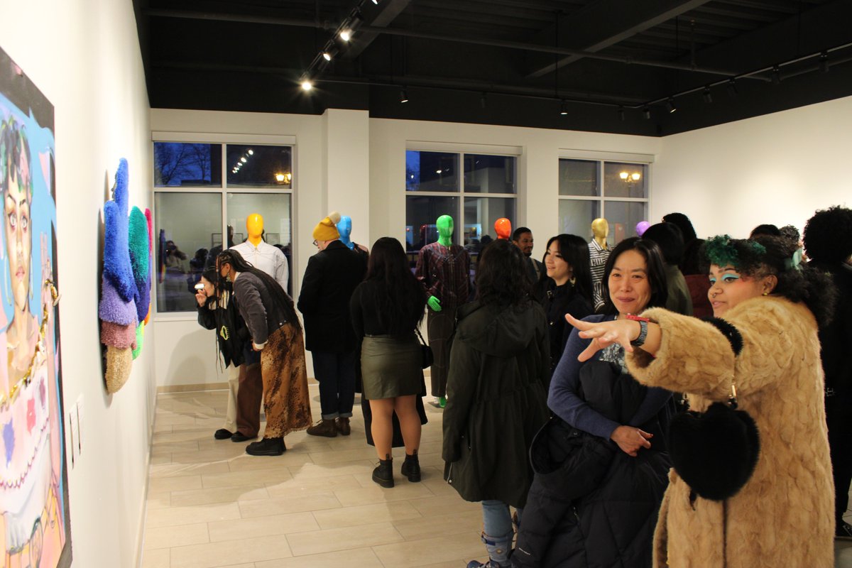 CLUES_MN's tweet photo. Saturday, February 17 was the opening reception for the Afrofusión art exhibit at the CLUES Art Gallery. Attendees celebrated the diversity and creativity of our vibrant Afro-Latine community and culture.
#Afrofusion #Afrolatinidad #ArteLatino #LatinoArt #minnesota #CLUES_MN https://t.co/XIlDsvU3qB